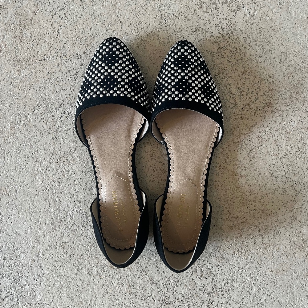 Pointed toe black D’Orsay flats